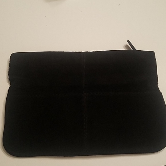 Stunning Curations Blacki& Silver Sequin Clutch - Picture 2 of 7